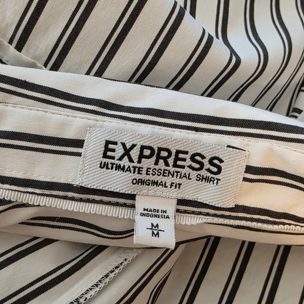 Express Ultimate Essential Shirt Womens Medium White Black Striped Button Down